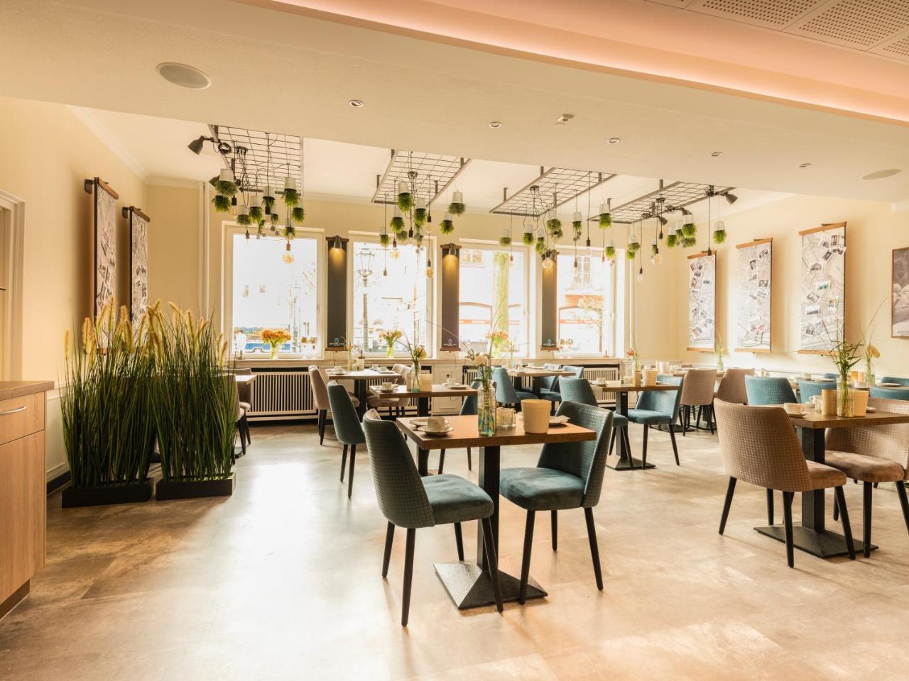 Hotel Dh -Deutsches Haus- Emden Kültér fotó